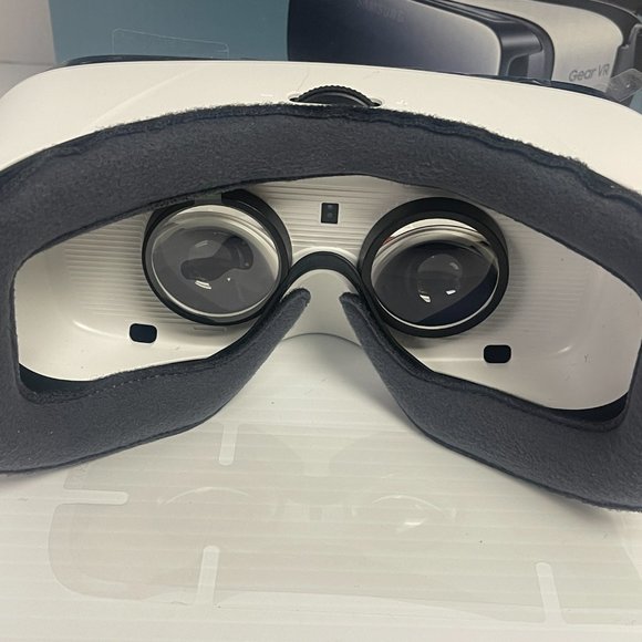 Samsung Gear VR Headset Oculus SM-R322 for Note5 S6 & S6 Edge S7 & Edge - W870 - Picture 5 of 8